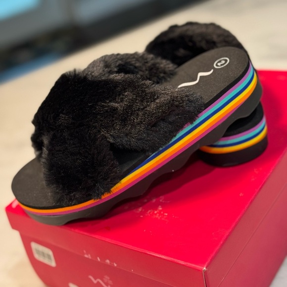 Nina Kids Anjali Faux Fur Slides Size 2 - Picture 3 of 6